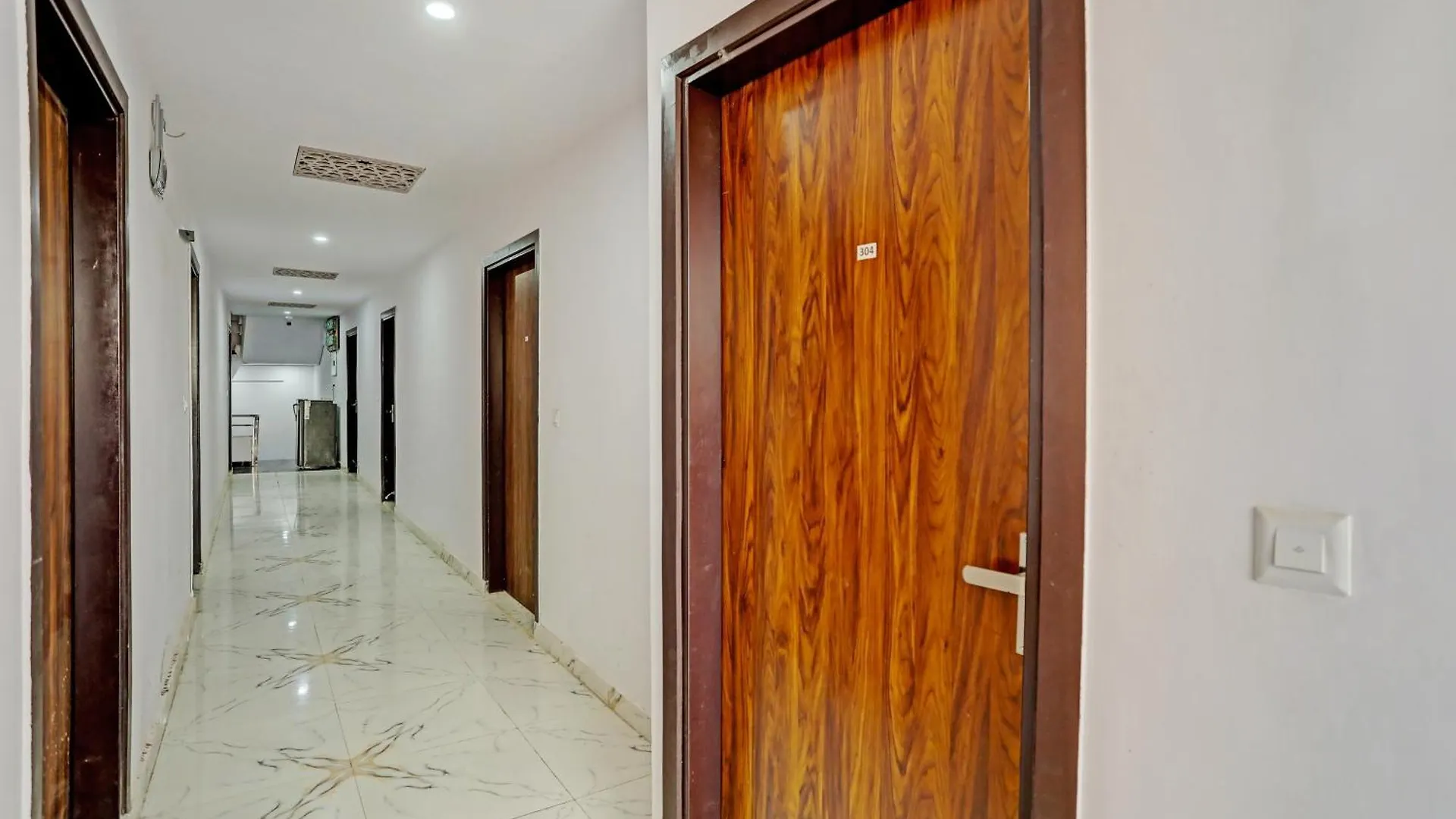 Sunrise Hotel Gurgaon 4*,